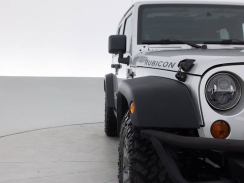 Used 2012 Jeep Wrangler Unlimited Rubicon w/ Connectivity Group AWD/4WD image 11