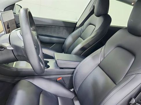 Used 2021 Tesla Model Y Long Range AWD/4WD image 11