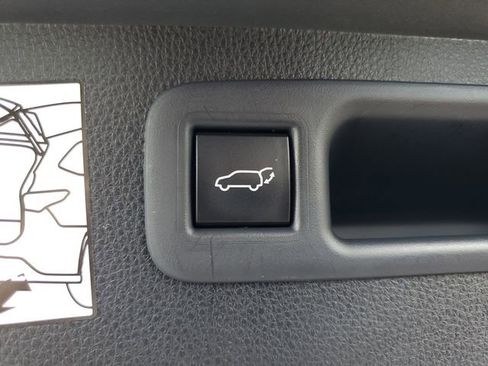 Used 2022 Toyota Highlander Platinum AWD/4WD image 9