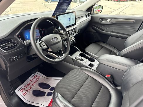 Certified 2025 Ford Escape SE FWD image 22