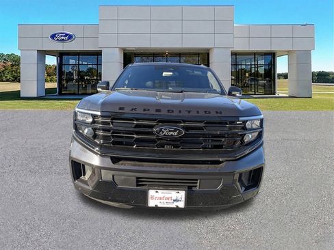 New 2025 Ford Expedition Platinum w/ Stealth Performance Package AWD/4WD image 9