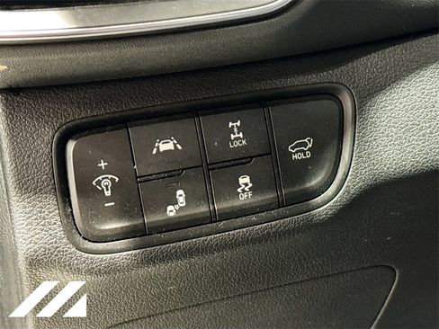 Used 2020 Hyundai Santa Fe Limited w/ Cargo Package image 10