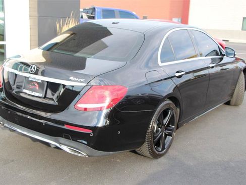 Used 2017 Mercedes-Benz E 300 4MATIC image 8