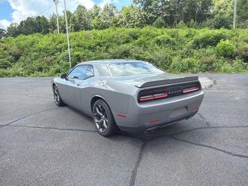 Used 2017 Dodge Challenger R/T RWD image 7