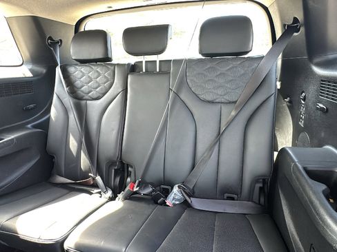 Used 2021 Hyundai Palisade Limited image 16