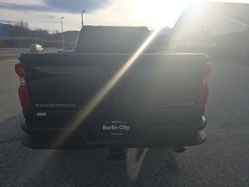 Used 2023 Chevrolet Silverado 2500 Custom w/ Custom Value Package image 19