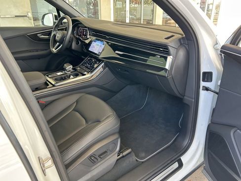 Used 2025 Audi Q7 3.0T Premium Plus image 21