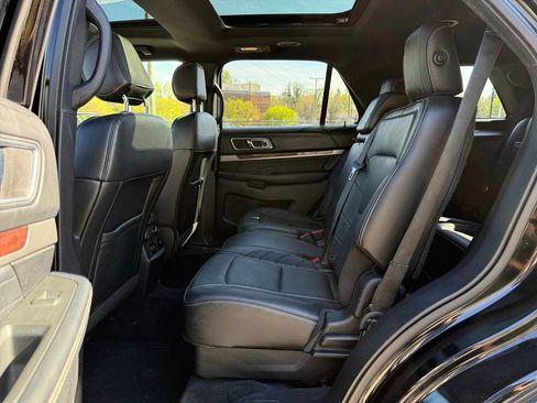 Used 2017 Ford Explorer Platinum AWD/4WD image 25