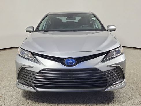 Used 2022 Toyota Camry LE FWD image 3
