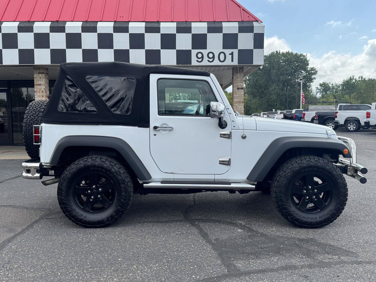 Used 2017 Jeep Wrangler Sport AWD/4WD image 8