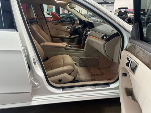 Used 2010 Mercedes-Benz E 350 4MATIC Sedan image 74