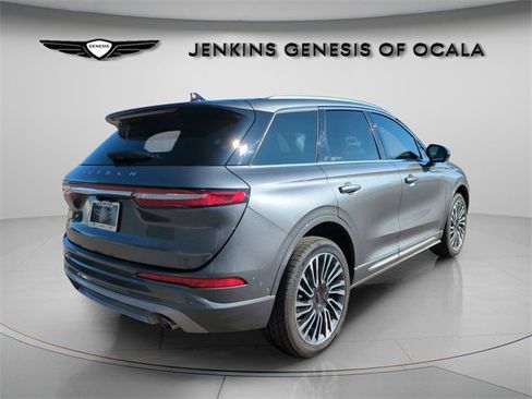 Used 2021 Lincoln Corsair Reserve w/ Equipment Group 201A image 4