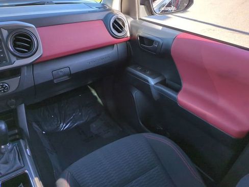 Used 2018 Toyota Tacoma SR5 image 17