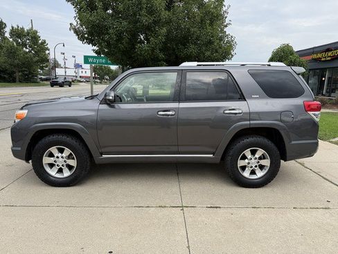 Used 2012 Toyota 4Runner SR5 w/ Convenience Pkg AWD/4WD image 8