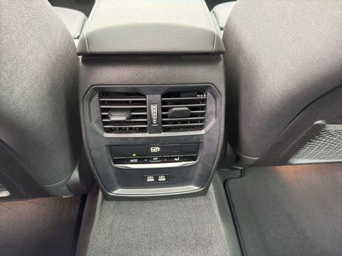 Used 2021 BMW 330i Sedan w/ M Sport Package RWD image 17