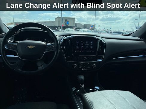 Used 2023 Chevrolet Traverse LT AWD/4WD image 16