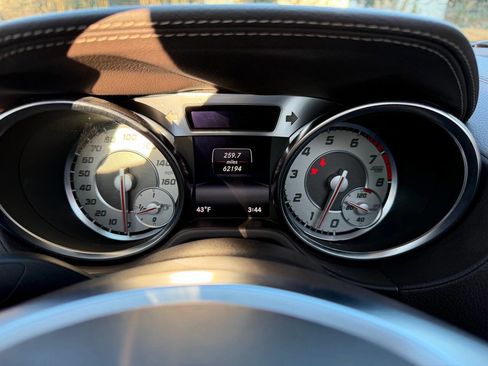 Used 2014 Mercedes-Benz SL 550 w/ Driver Assistance Package image 17