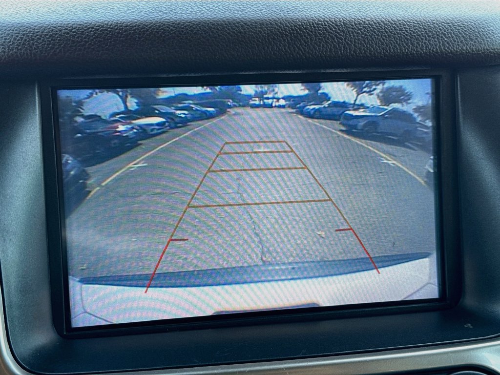 Used 2018 Chevrolet Suburban LT RWD image 14