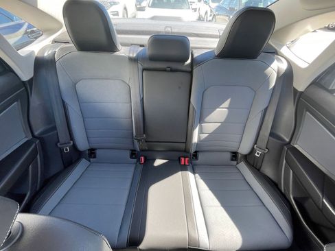 Used 2025 Volkswagen Jetta SE image 38