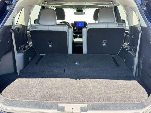 Used 2023 Toyota Highlander XLE image 30