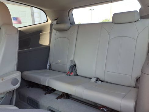 Used 2014 Chevrolet Traverse LT FWD image 12