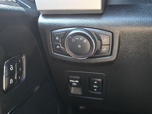 Used 2019 Ford F150 Lariat w/ Trailer Tow Package AWD/4WD image 42