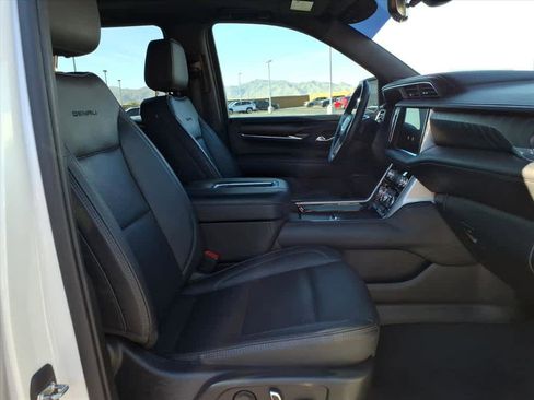 Used 2022 GMC Yukon Denali w/ Advanced Technology Package image 15