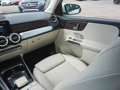 Used 2023 Mercedes-Benz EQB 300 4MATIC image 49