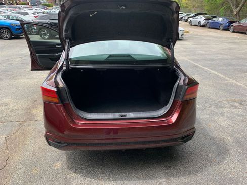 Used 2025 Nissan Altima 2.5 SV FWD image 33