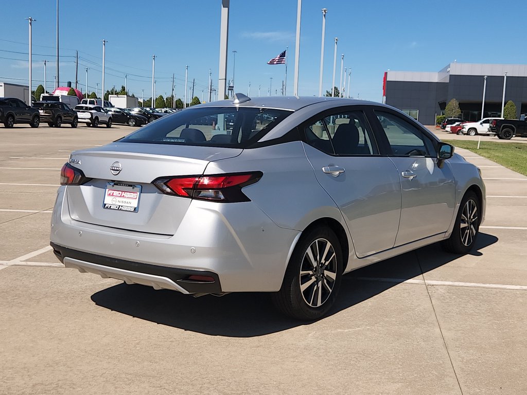 Used 2025 Nissan Versa SV FWD image 5