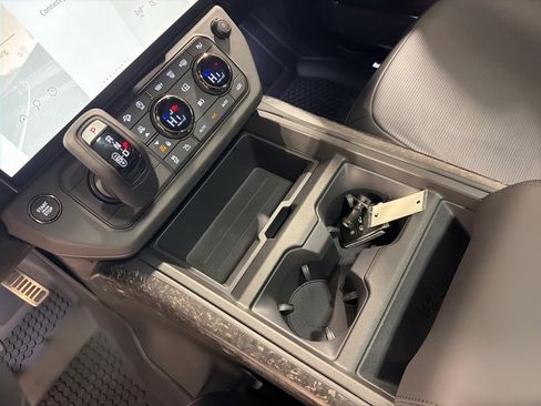 New 2026 Land Rover Defender 110 image 17