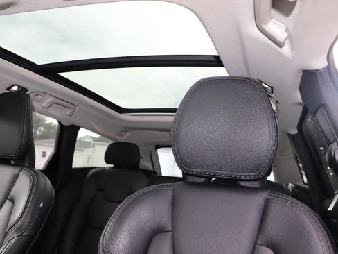 Used 2020 Volvo V90 T6 Cross Country AWD/4WD image 14