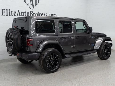 Used 2025 Jeep Wrangler Unlimited Sahara w/ Safety Group AWD/4WD image 7