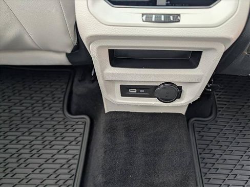 Used 2022 Volkswagen Tiguan SE w/ Panoramic Sunroof Package FWD image 14