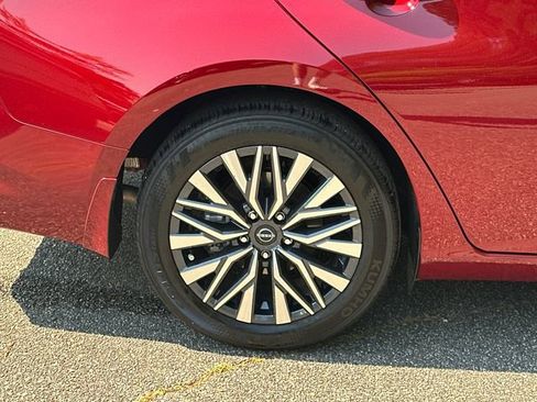 Used 2025 Nissan Altima 2.5 SV w/ SV Premium Package FWD image 18