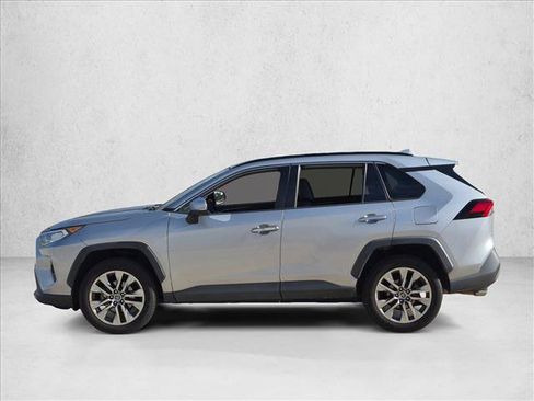 Used 2019 Toyota RAV4 Limited FWD image 8
