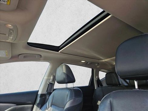 Used 2016 Nissan Murano Platinum w/ Platinum Technology Package image 11