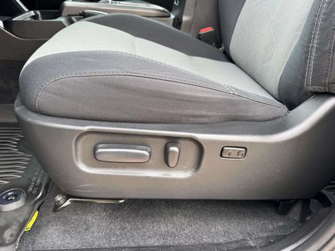 Used 2021 Toyota Tacoma TRD Sport w/ Technology Package AWD/4WD image 19