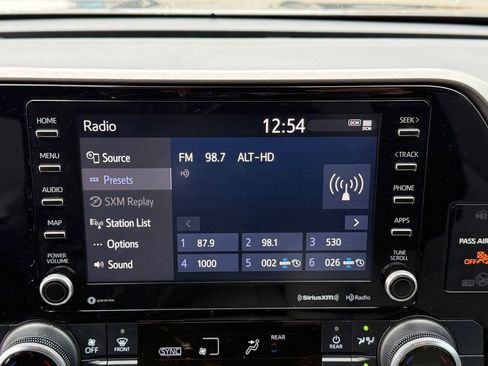 Certified 2022 Toyota Highlander LE image 26