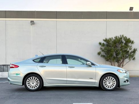 Used 2013 Ford Fusion Energi SE FWD image 3