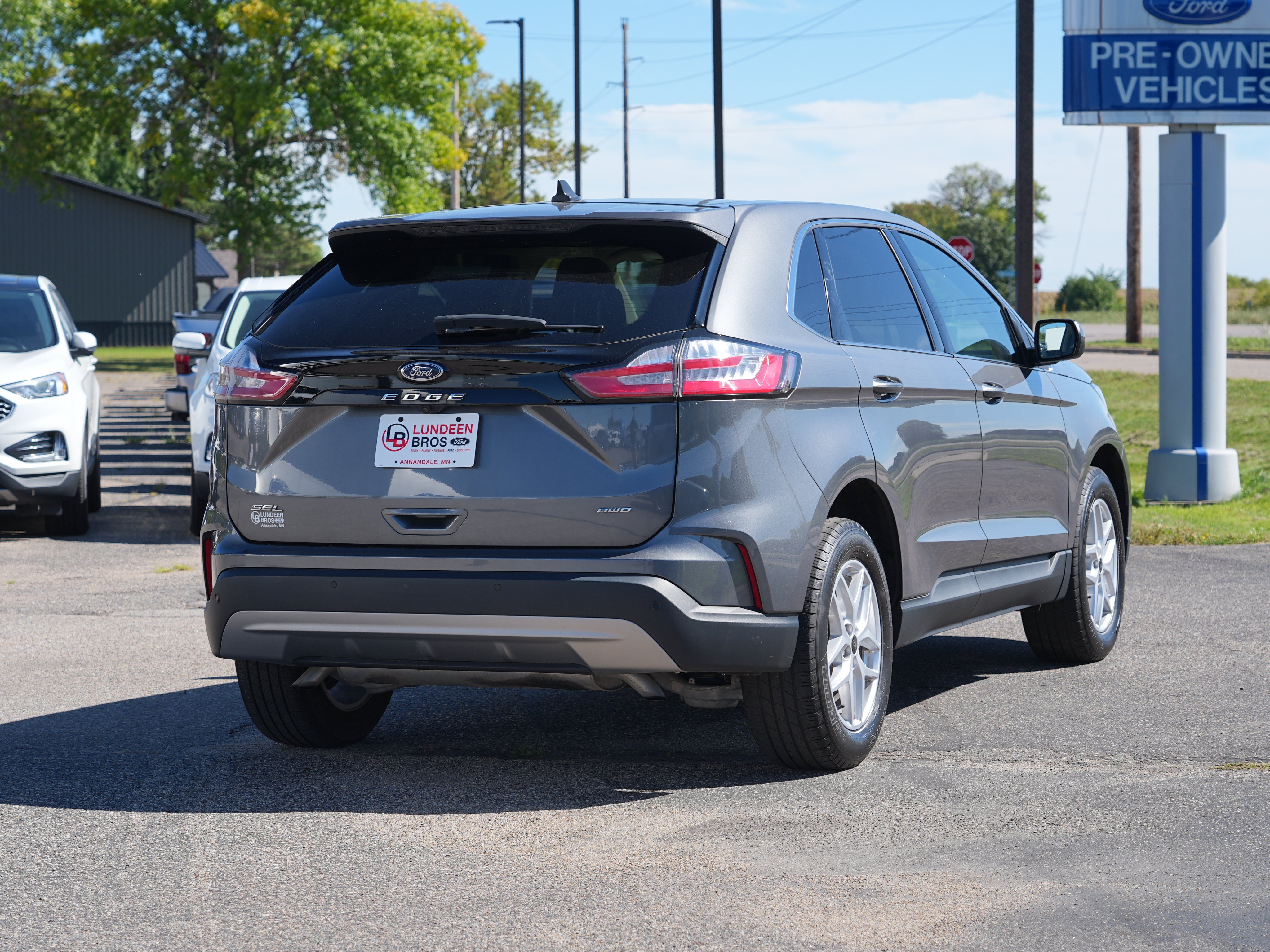 Used 2023 Ford Edge SEL w/ Convenience Package AWD/4WD image 3