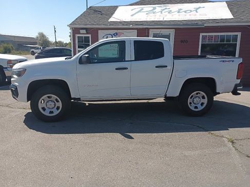 Used 2022 Chevrolet Colorado W/T w/ WT Convenience Package AWD/4WD image 2