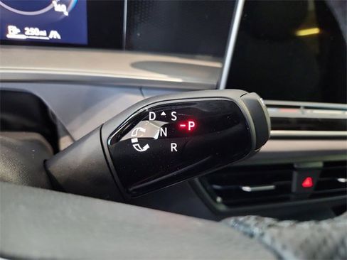 New 2026 Volkswagen Tiguan SE R-Line image 17