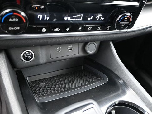 Used 2023 Nissan Rogue SV w/ SV Premium Package image 19