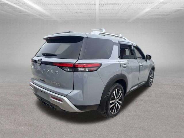 Used 2024 Nissan Pathfinder Platinum w/ Cargo Package AWD/4WD image 10