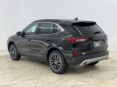 New 2026 Ford Escape SE image 3