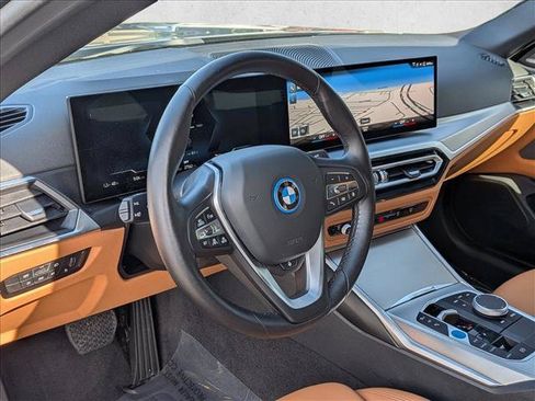 Used 2023 BMW i4 eDrive40 RWD image 10