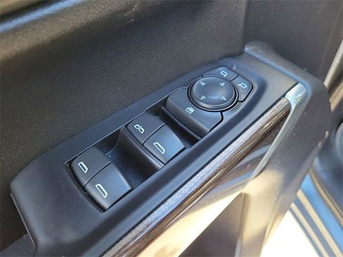 Used 2021 Chevrolet Silverado 1500 LT image 18