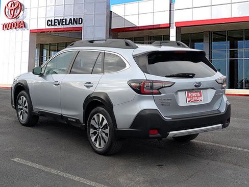 Used 2023 Subaru Outback Limited image 5