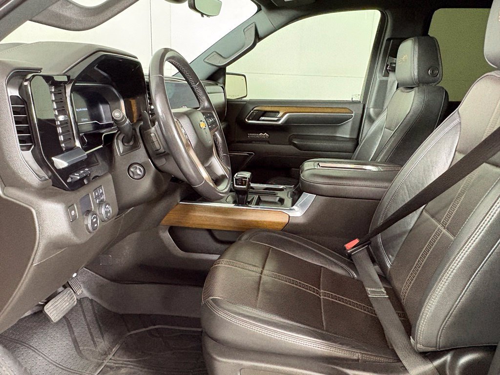 Used 2022 Chevrolet Silverado 1500 High Country w/ High Country Premium Package RWD image 26